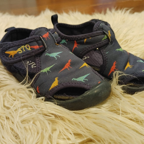 Toddler Size 9 Dino Sandal/Water Shoes - Picture 3 of 5